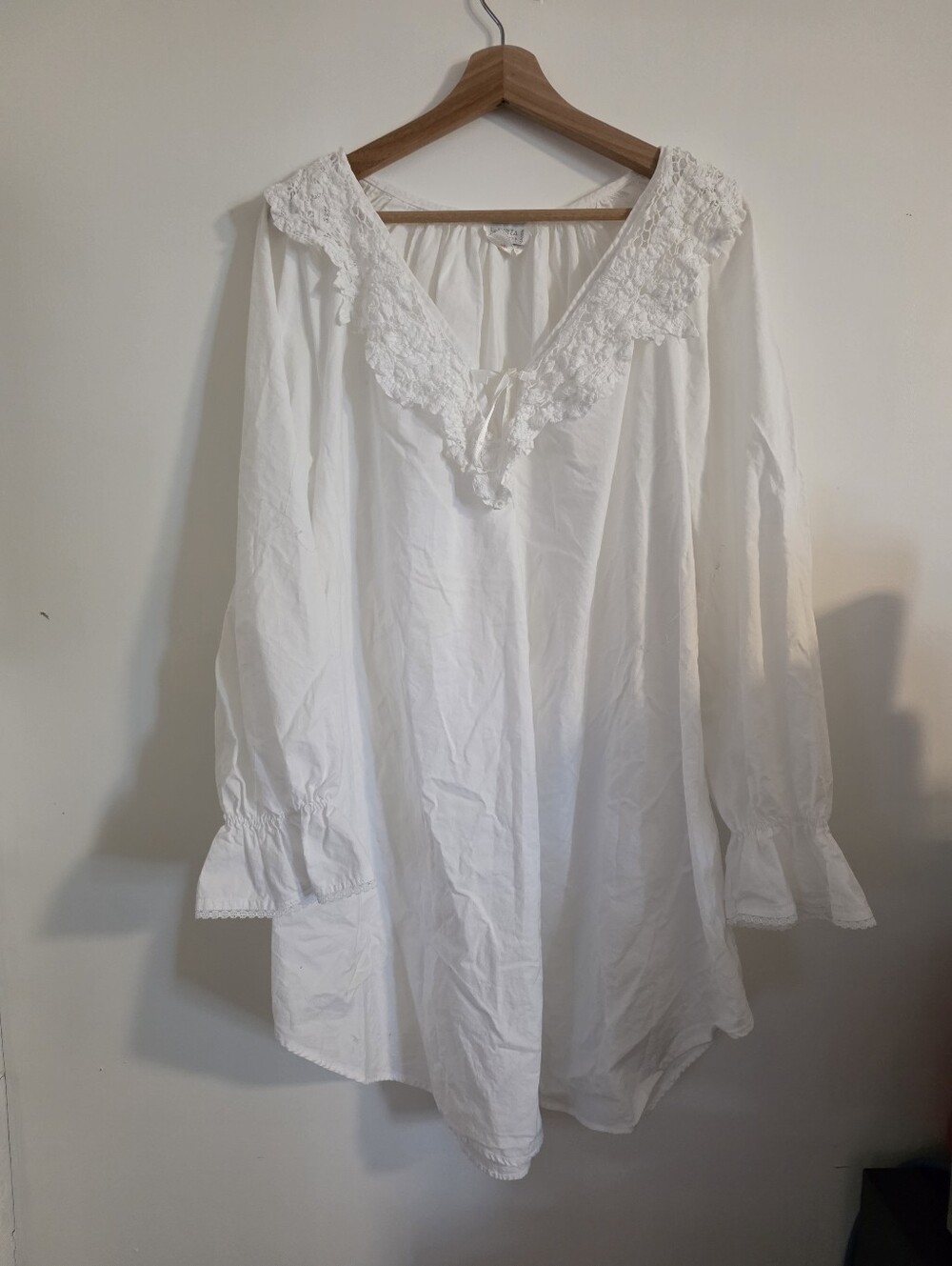 Vintage La Senza  Extra Large Long Sleeve Shortie Nightgown. White Cotton Blouse